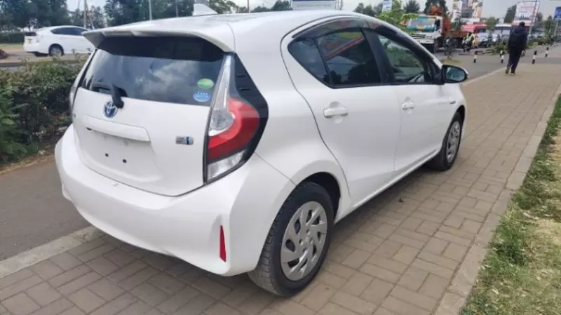 TOYOTA Aqua   - 2019