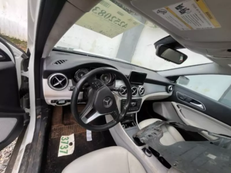 Mercedes-Benz GLA-Class   - 2015