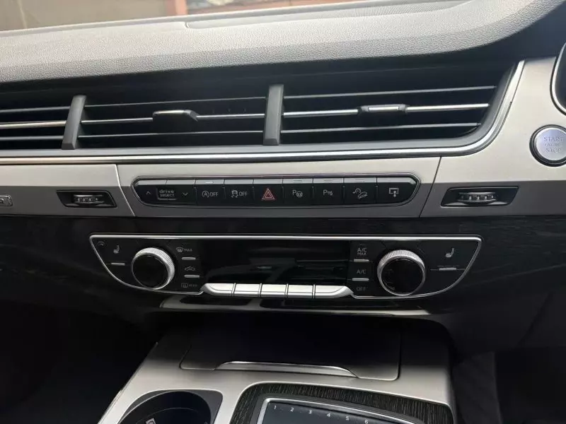 Audi Q7   - 2017