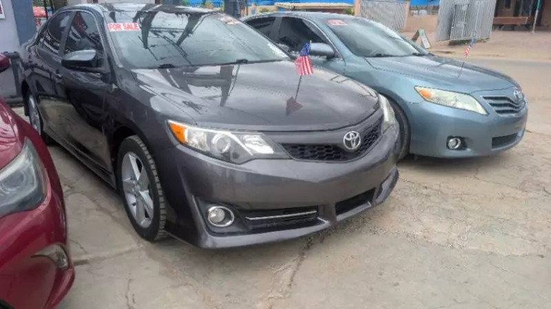 TOYOTA Camry   - 2012