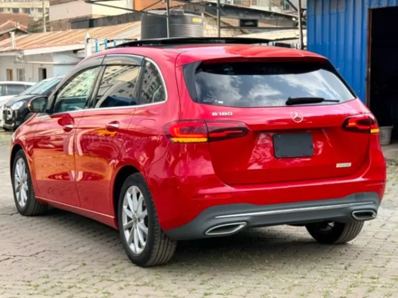 Mercedes-Benz B 180   - 2019