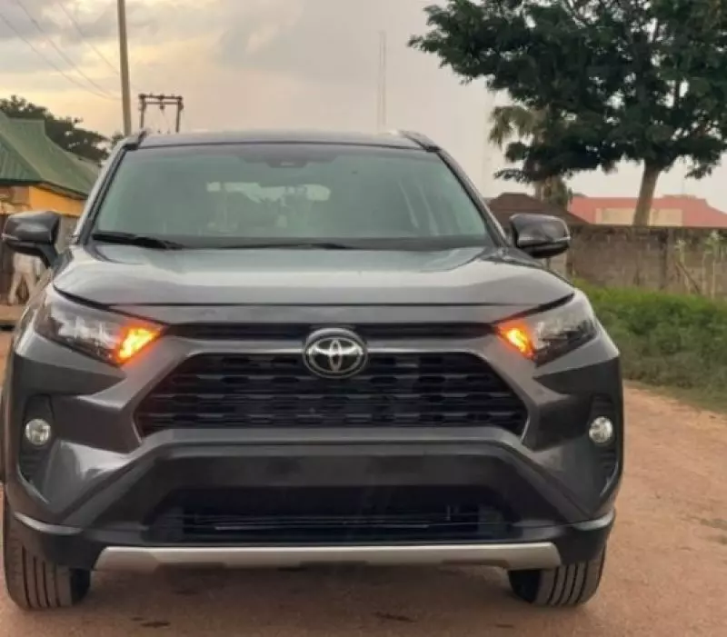 Toyota RAV 4   - 2021