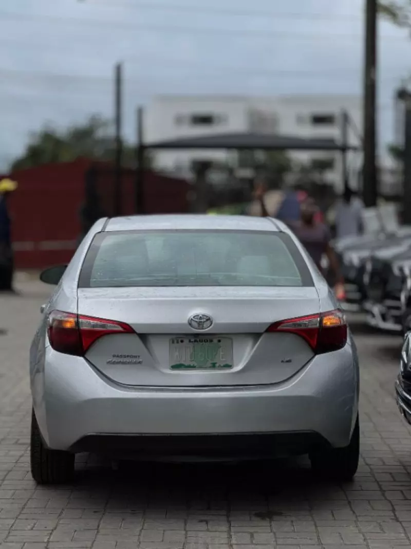 TOYOTA Corolla   - 2015