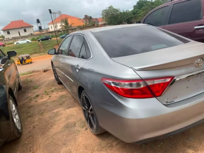 TOYOTA Camry - 2017