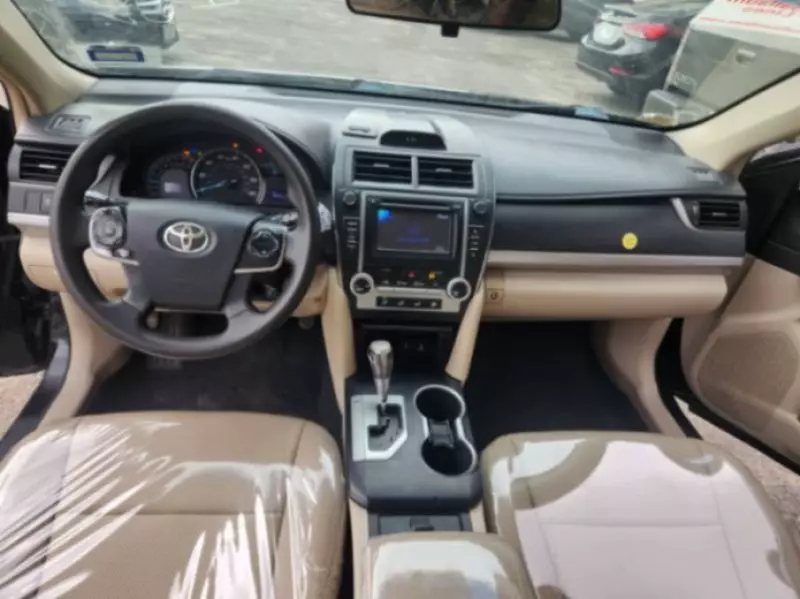 Toyota Camry   - 2014
