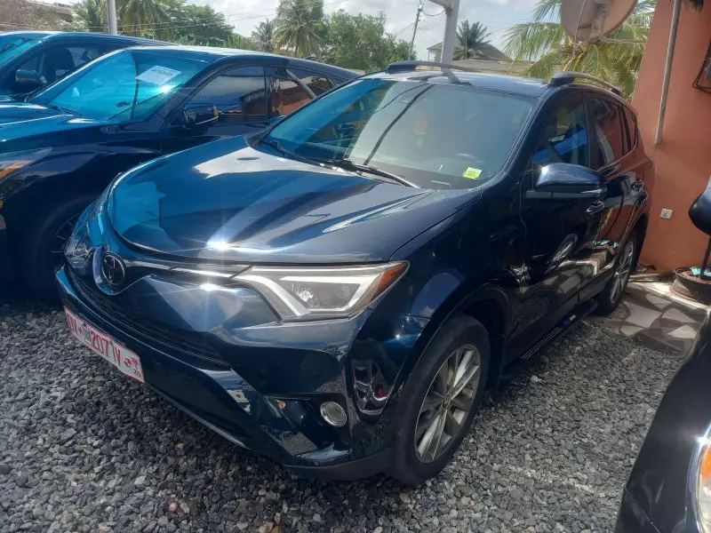 Toyota RAV 4   - 2018