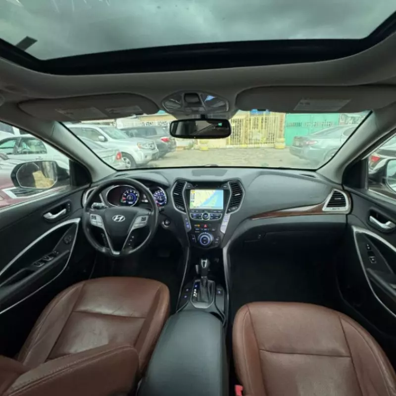 Hyundai Santa Fe   - 2015