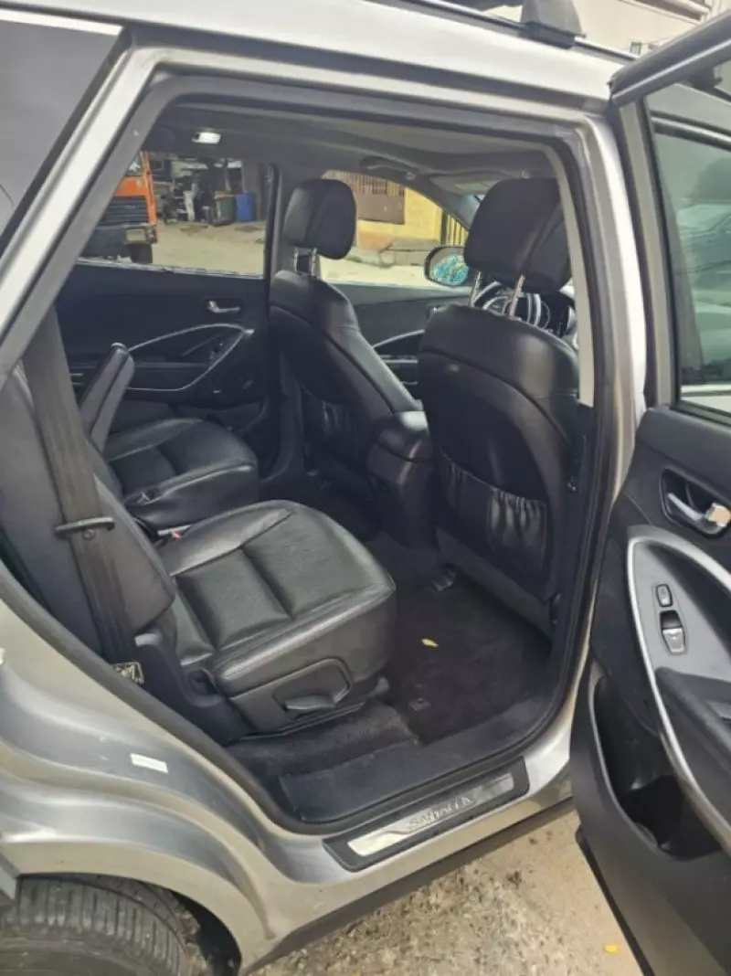 Hyundai Santa Fe   - 2013