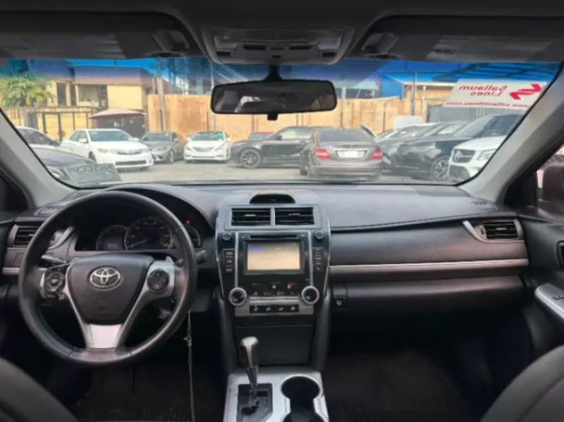 Toyota Camry   - 2014