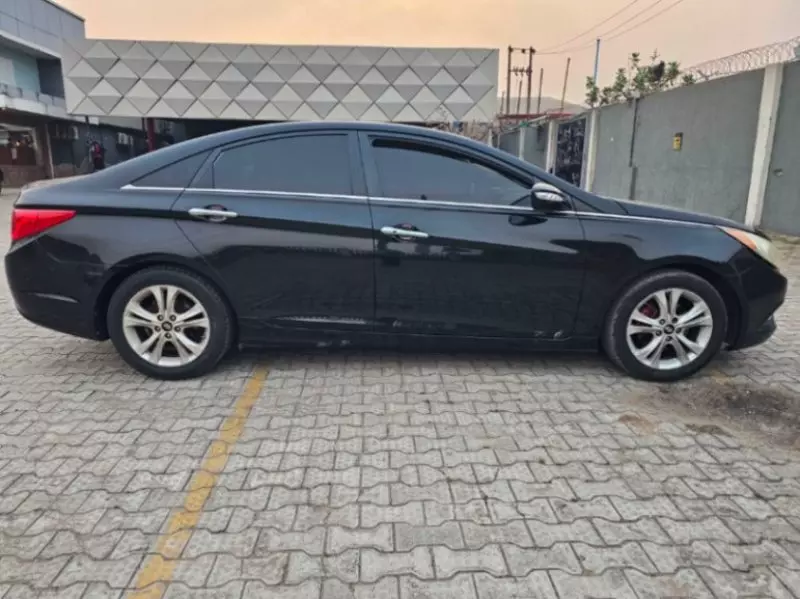 Hyundai Sonata - 2013