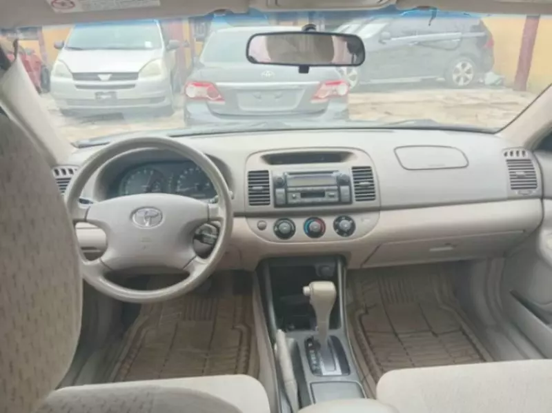 Toyota Camry   - 2002