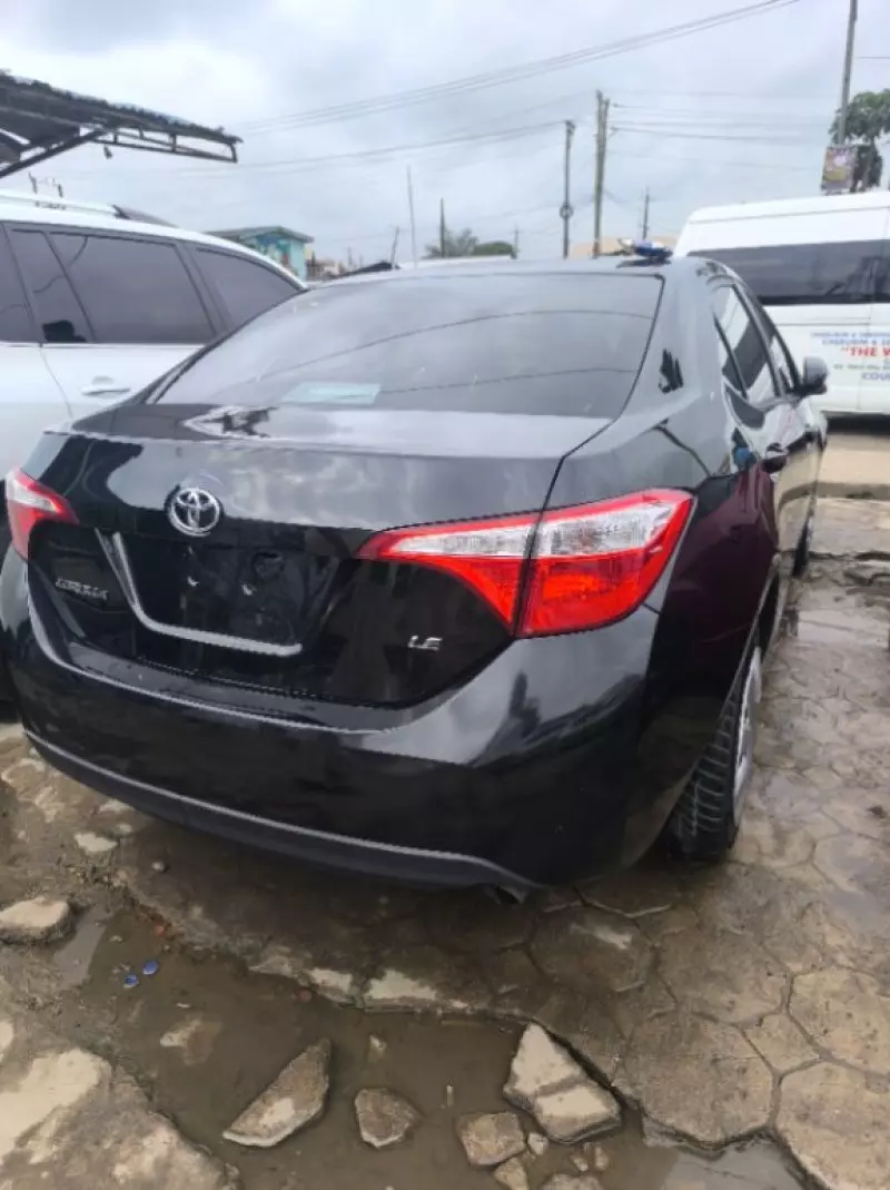 TOYOTA Corolla   - 2015