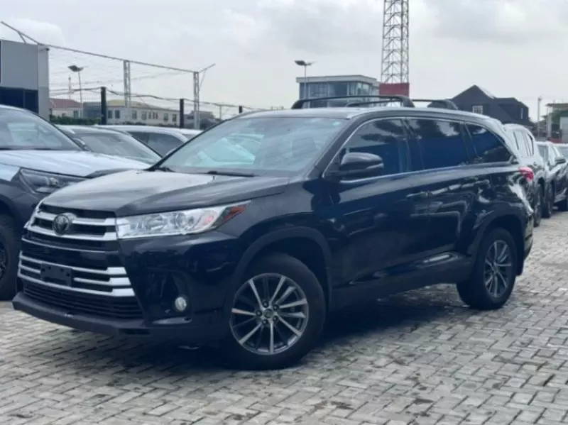 TOYOTA Highlander   - 2019