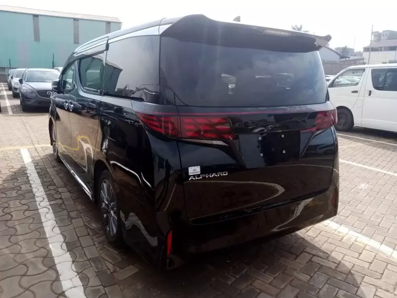 Toyota Alphard   - 2021