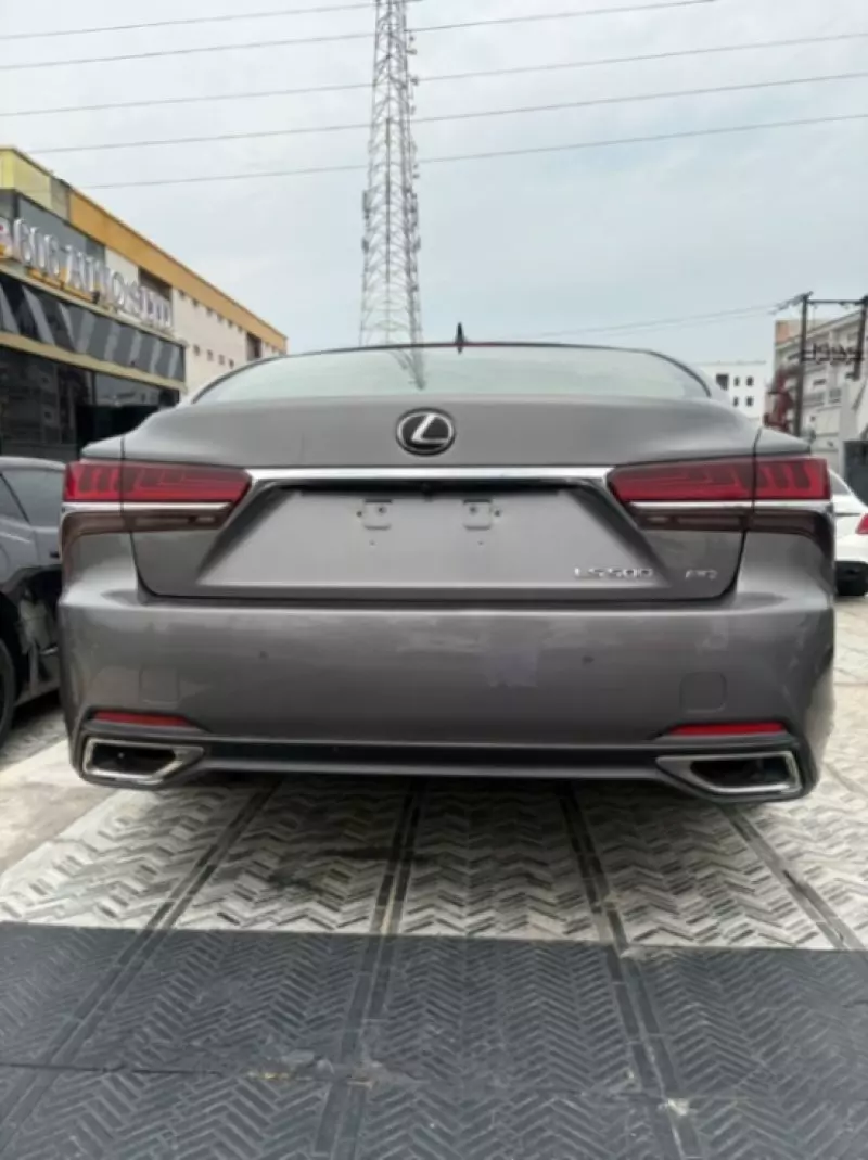 Lexus LS 500 - 2018