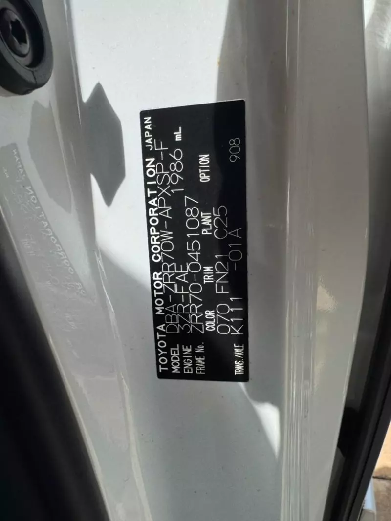 TOYOTA Noah   - 2013