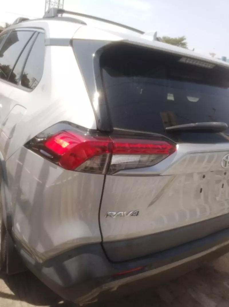 Toyota RAV 4   - 2019