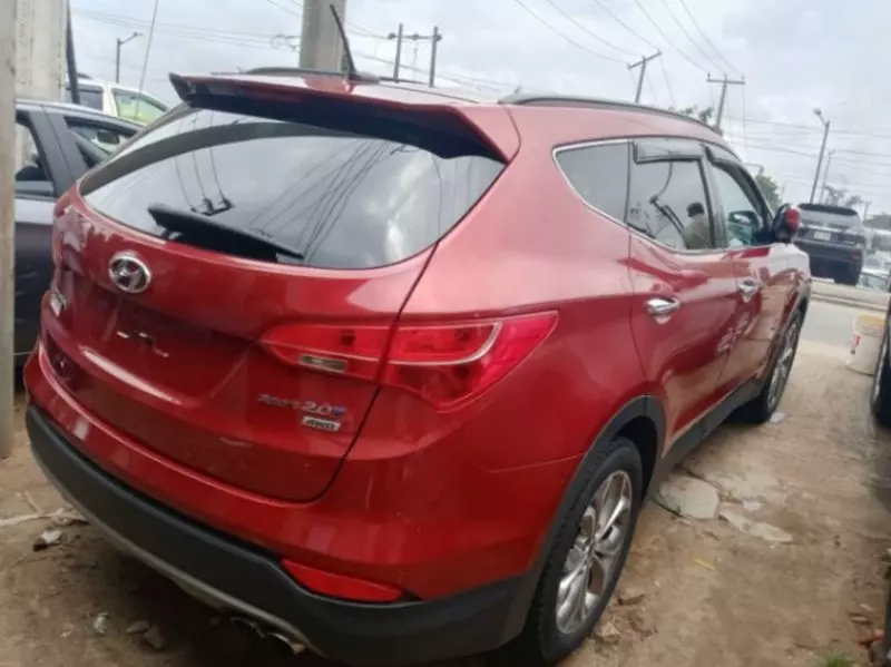 Hyundai Santa Fe   - 2013