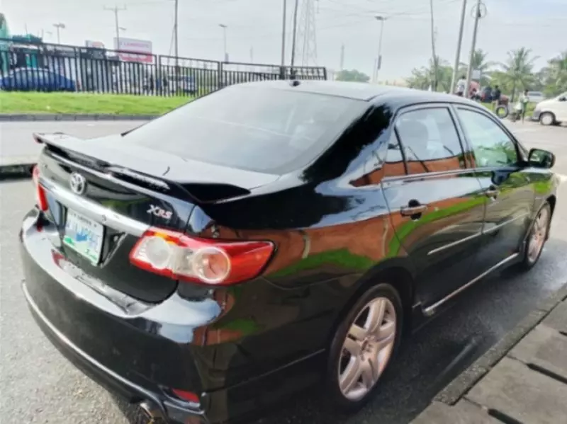 TOYOTA Corolla - 2011