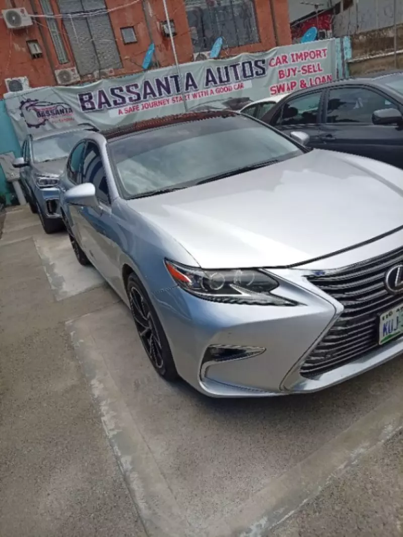 Lexus ES - 2013