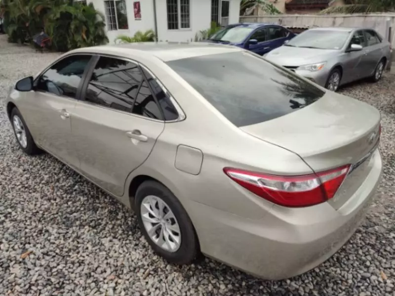 Toyota Camry   - 2007