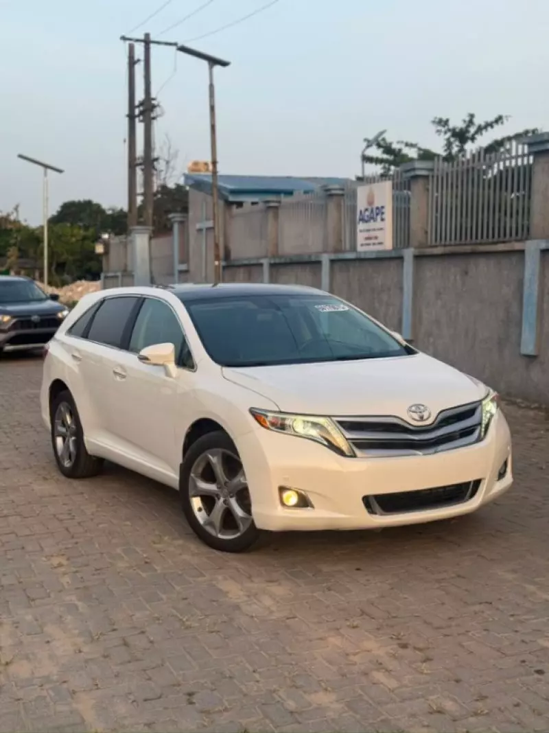 Toyota Venza   - 2016