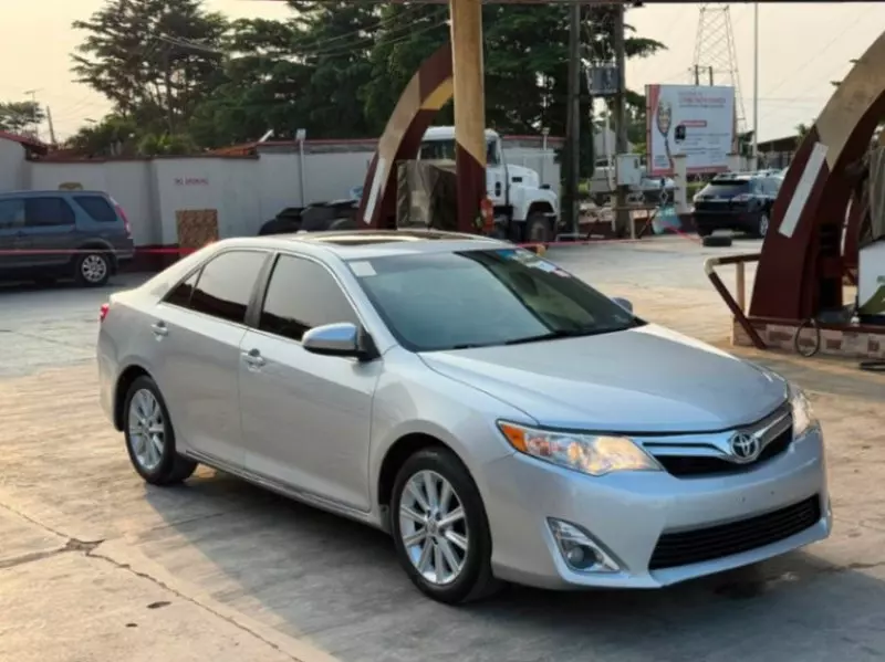 TOYOTA Camry - 2013