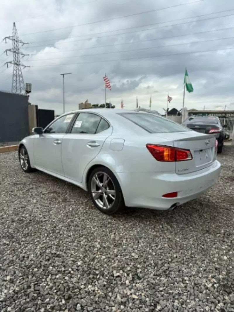 Lexus IS - 2010