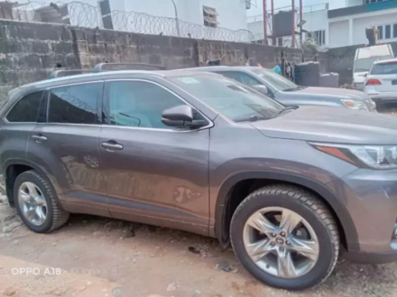 TOYOTA Highlander   - 2017