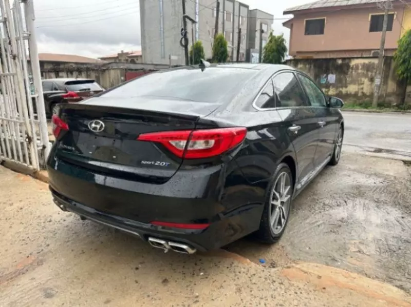 Hyundai Sonata   - 2015