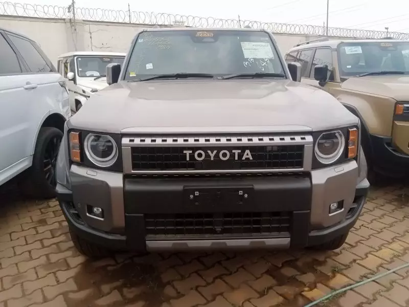 Toyota Landcruiser Prado - 2023