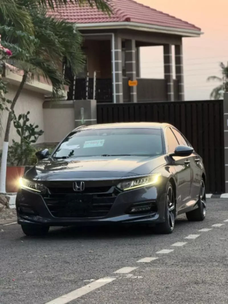 Honda Accord   - 2020