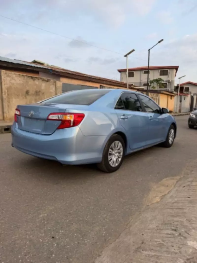 TOYOTA Camry   - 2012