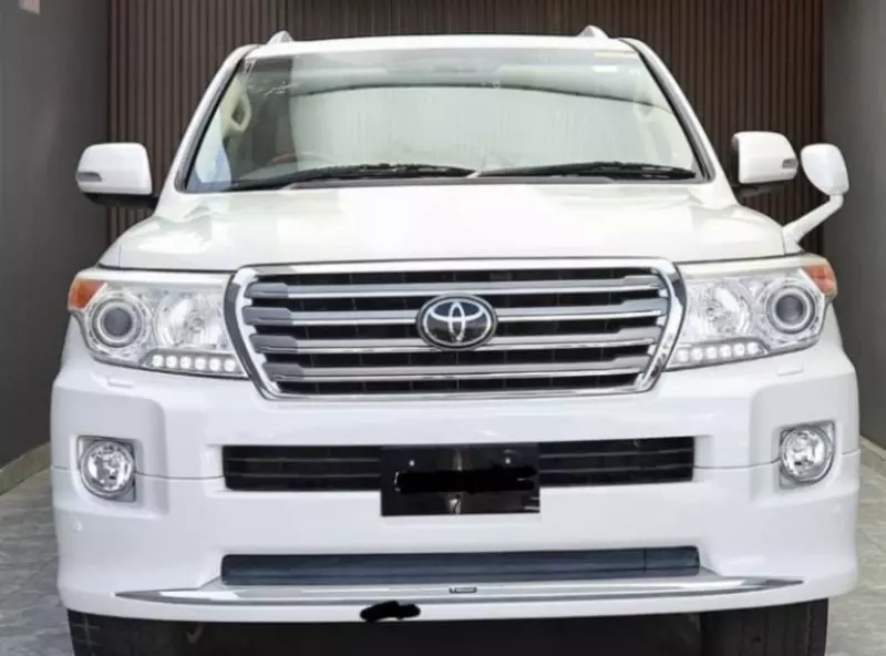 TOYOTA Landcruiser  V8   - 2016