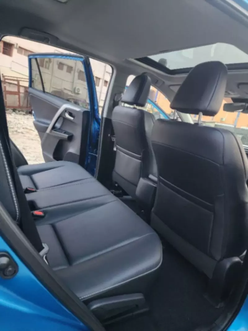 Toyota RAV4   - 2017