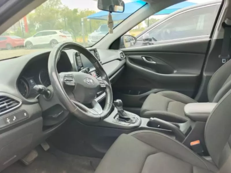 Hyundai Elantra GT - 2018