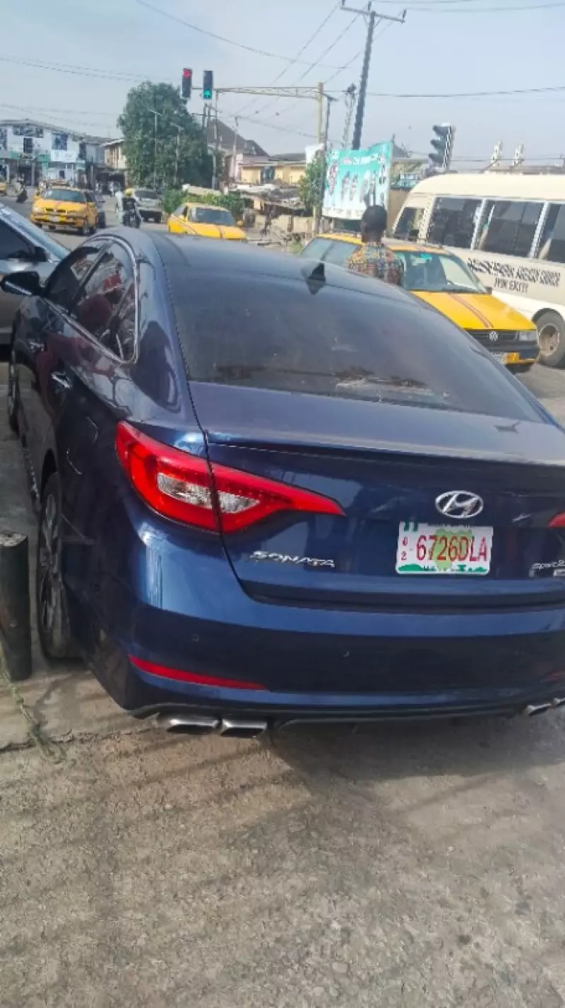 Hyundai Sonata   - 2015