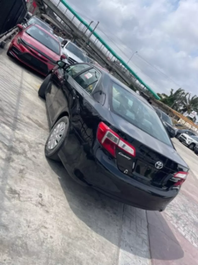 TOYOTA Camry   - 2013
