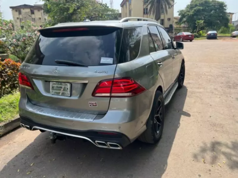 Mercedes-Benz ML 350   - 2012