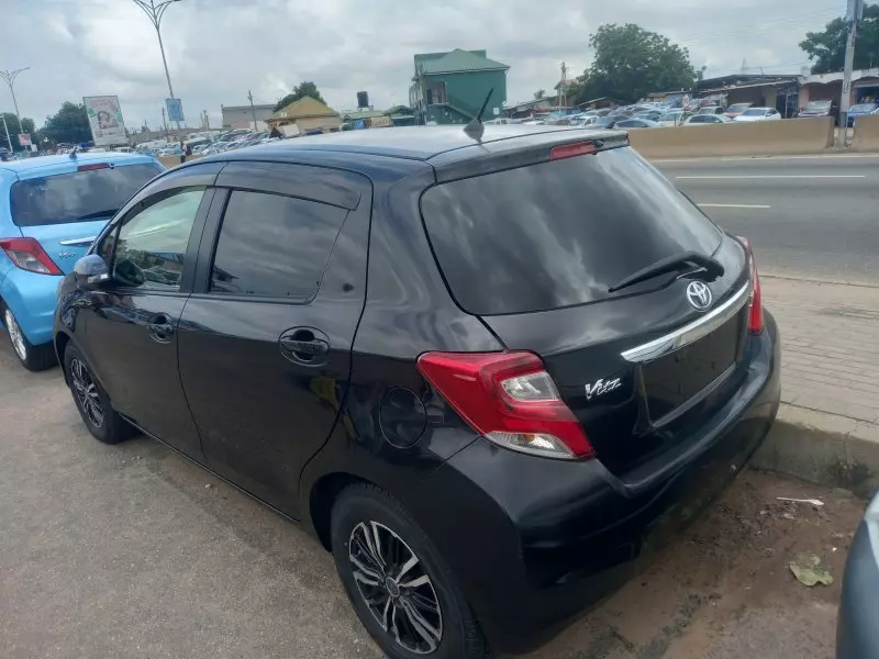 Toyota Vitz   - 2013
