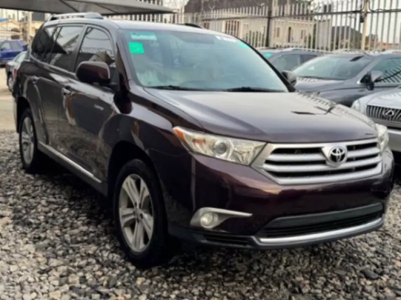 Toyota Highlander   - 2013