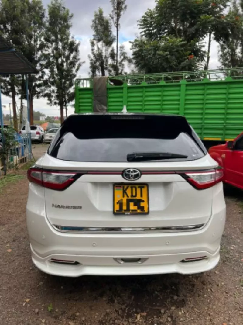 Toyota Harrier   - 2018