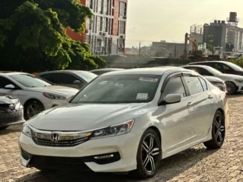 Honda Accord   - 2016