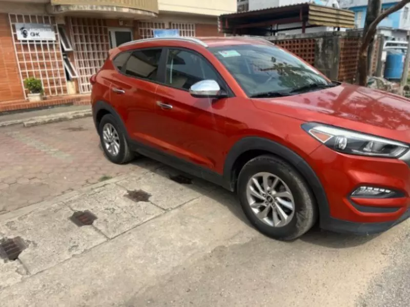 Hyundai Tucson   - 2016