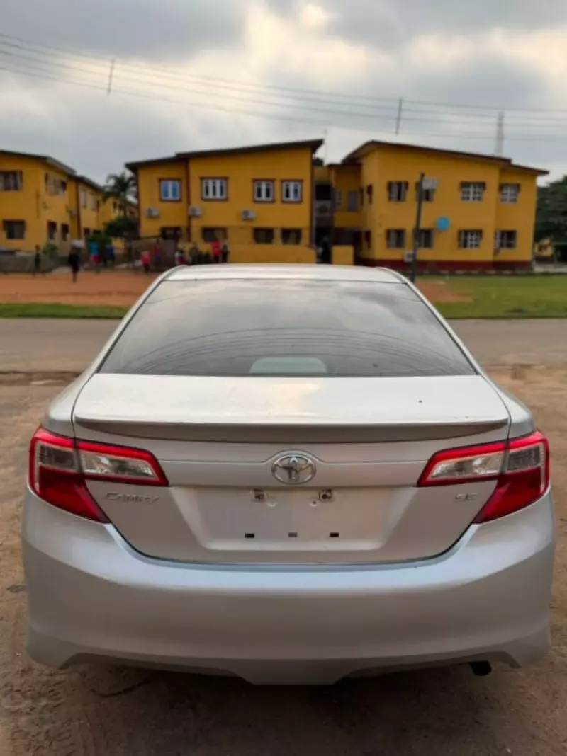 TOYOTA Camry   - 2012