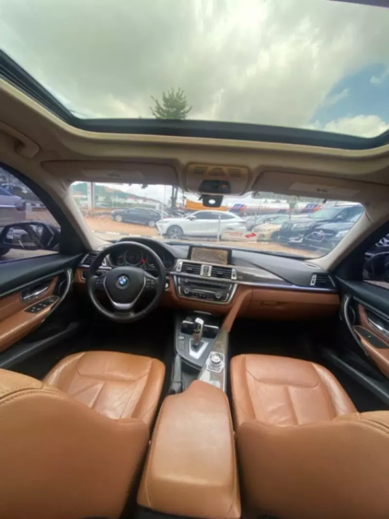 BMW 328i   - 2013