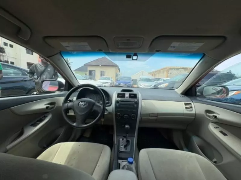Toyota Corolla   - 2012