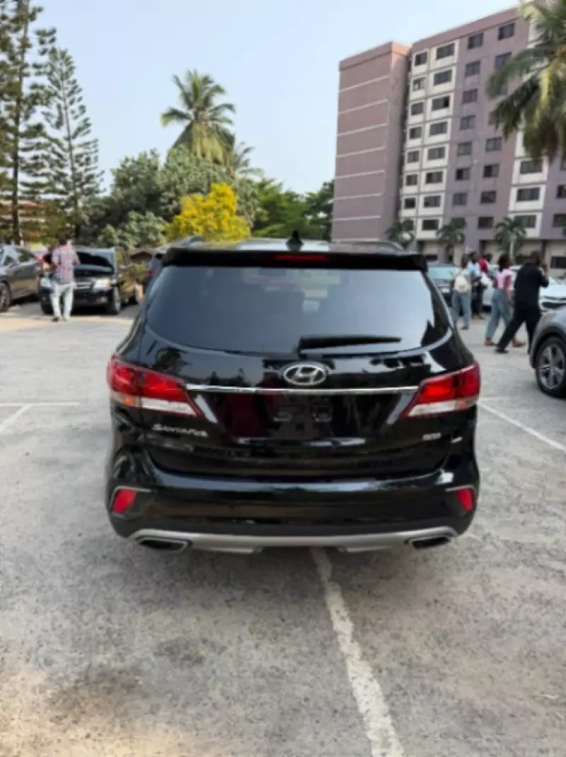 Hyundai Santa Fe   - 2018