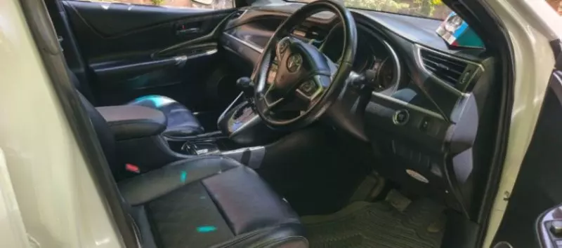 Toyota Harrier   - 2016