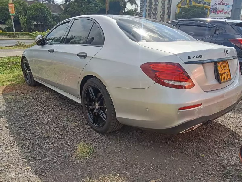 Mercedes-Benz E200   - 2017
